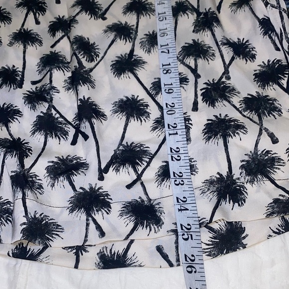 L'AGENCE Monochrome Palm Tree Blouse - Picture 6 of 9